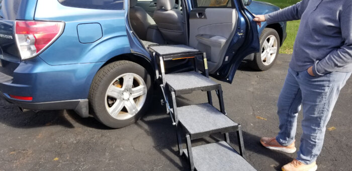Pet Loader Flip in Blue Subaru Forester